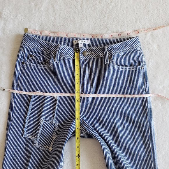 NOWADAYS Skinny Mid Rise Stretch Pinstripe Blue/White Girls Pants Size 14 - Picture 11 of 16